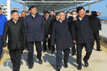 工信部党组成员、总工程师田玉龙一行到“耕海1号”调研指导工作